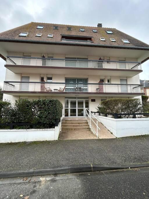 Apartament Les Cormorans - Studio Refait A Neuf A 2 Pas De La Mer Cabourg Zewnętrze zdjęcie
